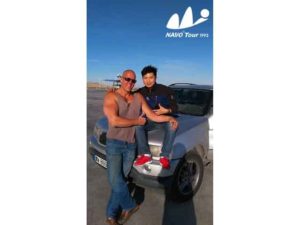 2016 A famous American pianist drive along the coast line to China