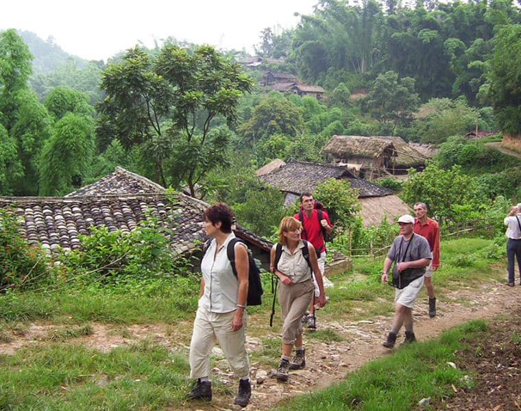 amnye machen trekking tour 21tage