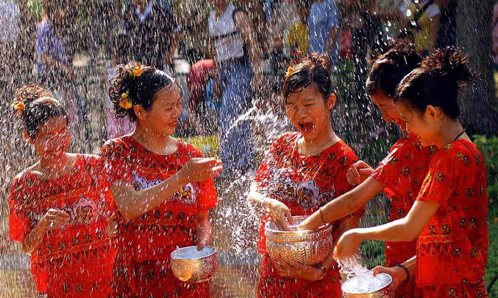 dais neujahrfest songkran in xishuangbanna