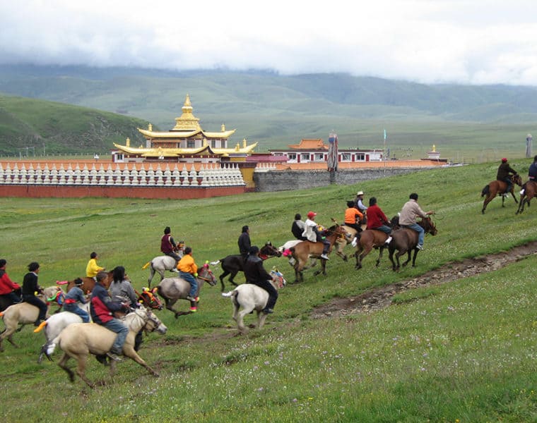 pferderennenfest in yushu