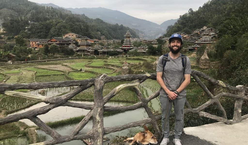 2019 Ein netter Mann und sein Hund Boss Expedition in China
