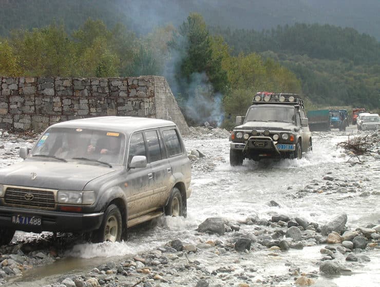 driving in east tibet