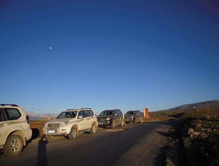 driving to shangri la kham area