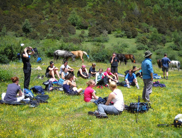 trekking in mt genyen genie