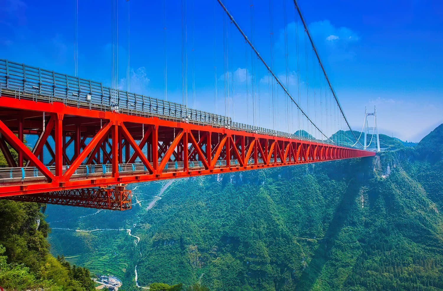 World's Most Beautiful Bridges: A Complete Guide To Aizhai Bridge Across  the Globe | NAVO Tour