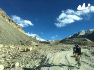 2017 Group from Australia drive through China and Tibet