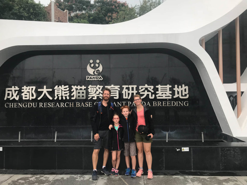 2018 une famille française des sourds muets a traversé la Chine en self drive 10