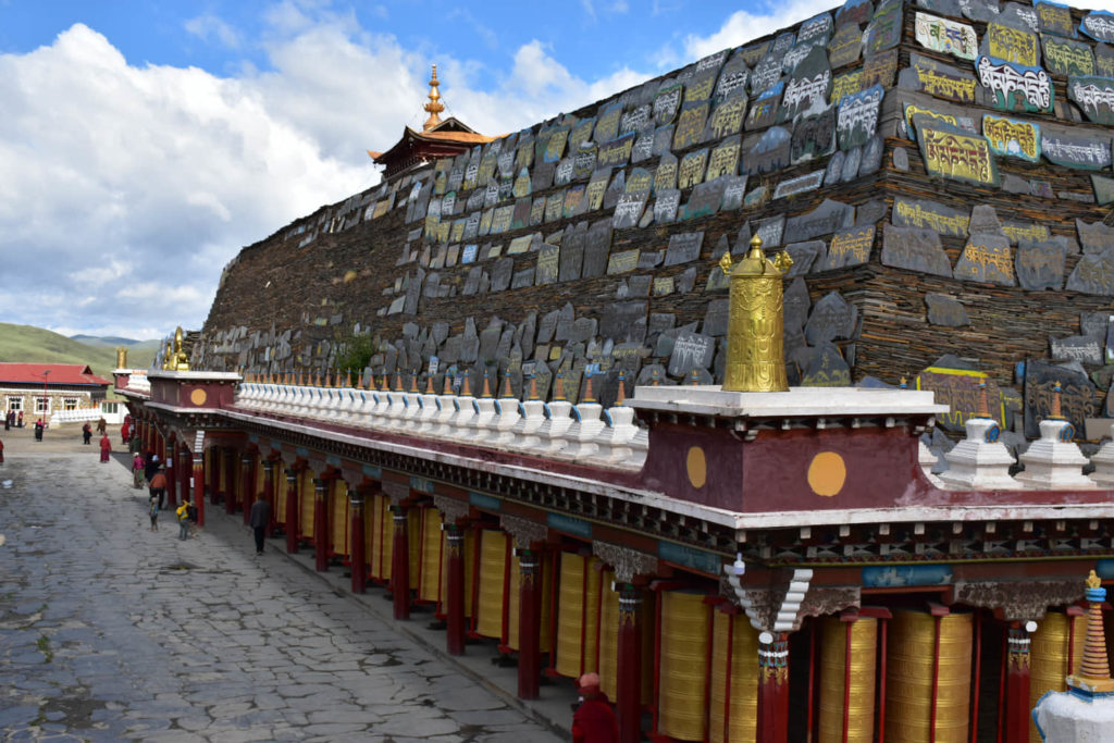 self drive en Chine en voiture de location chinoise pour la province de Sichuan 01